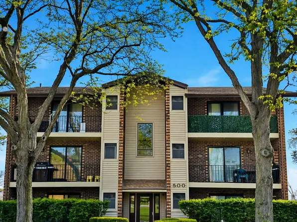 500 Valley Dr APT 100, Naperville, IL 60563
