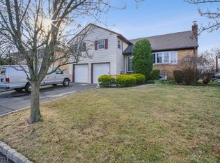 982 Tinkettle Turn, Union, NJ 07083