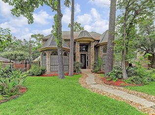 6718 Blue Hills Rd, Houston, TX 77069