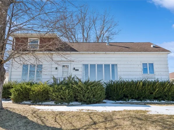 4306 F St, Amana, IA 52203