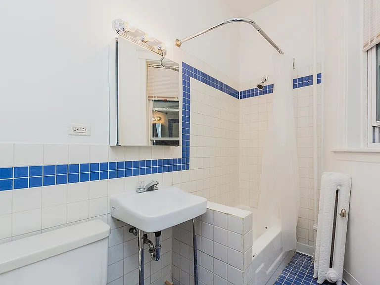 1206 W Lexington St — Photo 9