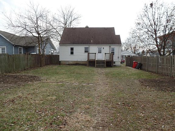 3rd image of 3536 Grant Ave