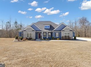 297 Walden Pond Trl, Senoia, GA 30276