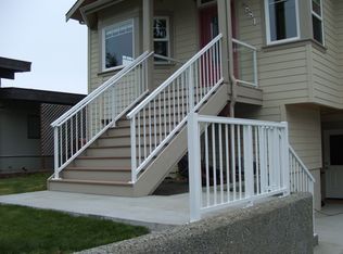 6881 Crystal St, Clinton, WA 98236