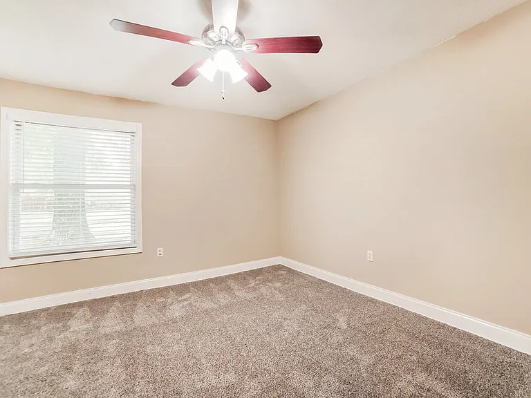 732 Charter Oak Dr — Photo 7