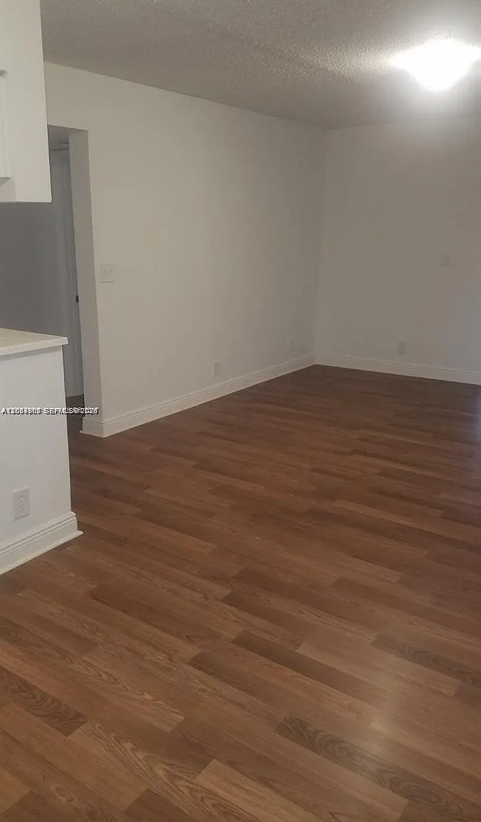 Sun Vista Gardens Condo — Photo 2