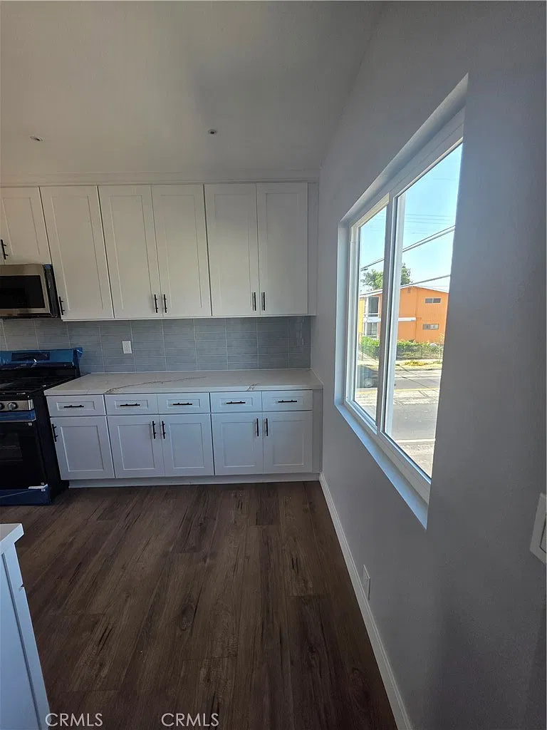 3 bed, 1100 sqft, $3,850 — Photo 4