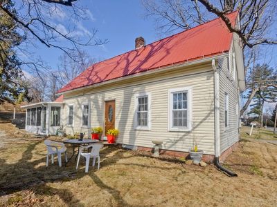 1427 S East St, Amherst, MA, 01002