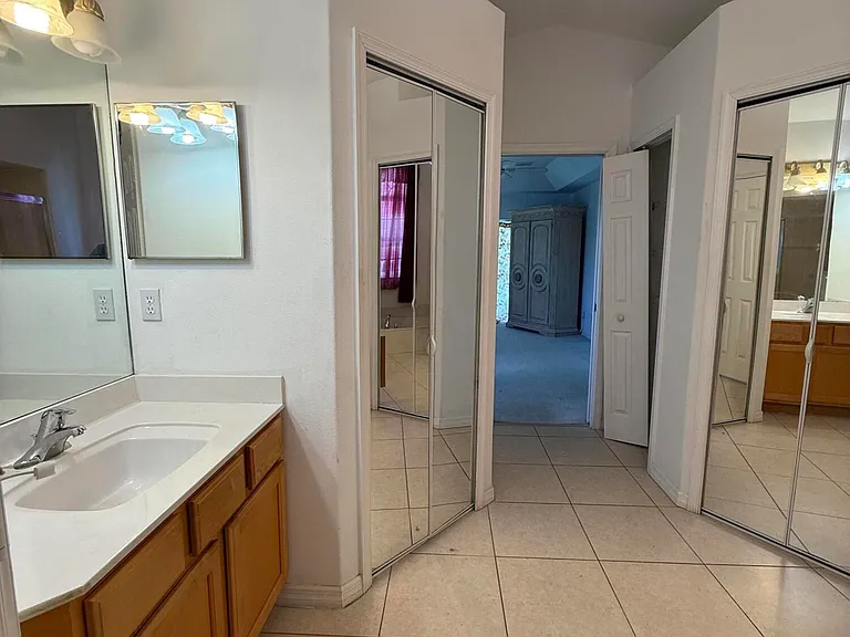 3419 SW Galeti St — Photo 9
