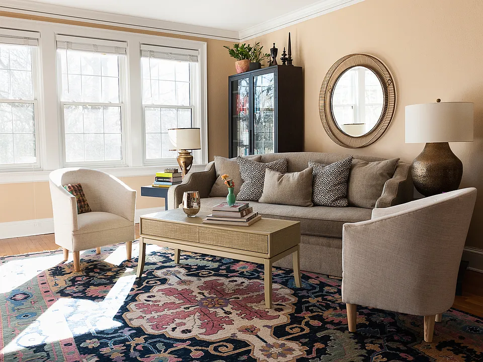 Sunny living room!