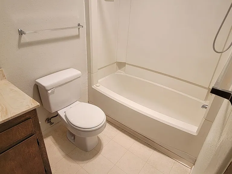 3532C Adenmor Ct — Photo 13