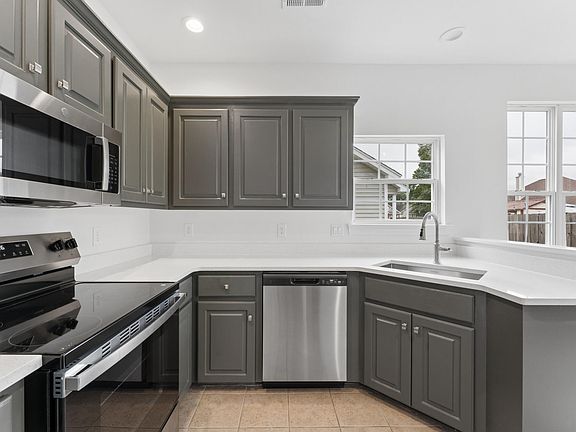 4th image of 7861 High Maple Cir