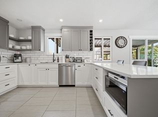 21139 Cook Ave, Maple Ridge, BC V2X 7P7