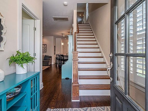 2nd image of 507 Vintage Green Ln