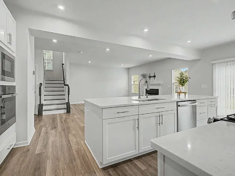1621 Crimson Leaf Ln — Photo 21