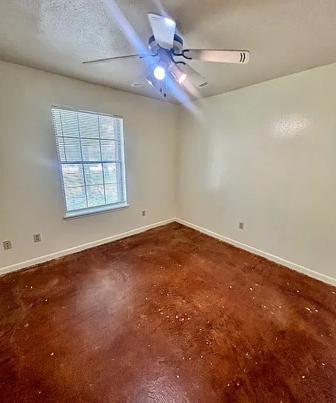 2910 Forestwood Dr — Photo 8