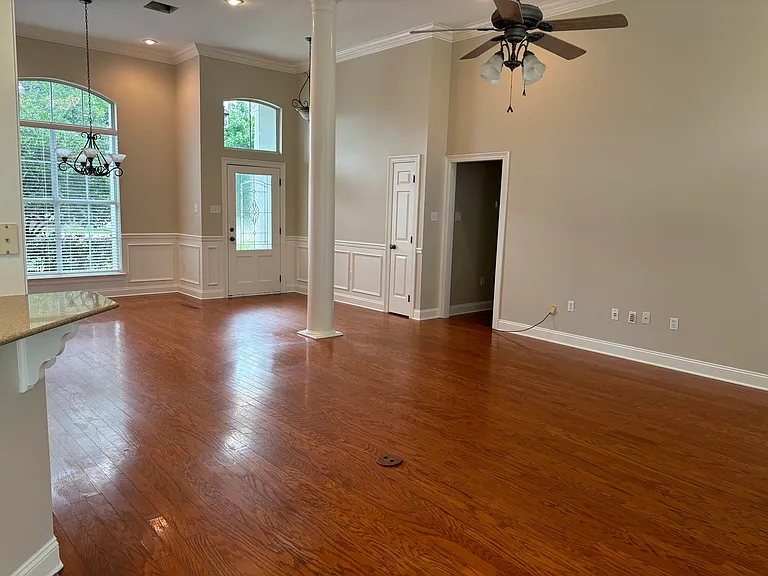 1036 River Ct — Photo 2