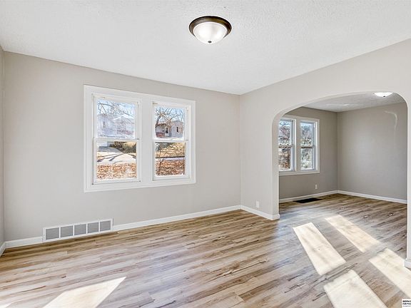 3rd image of 4502 Spring St