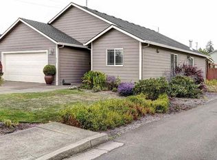 852 East St, Independence, OR 97351