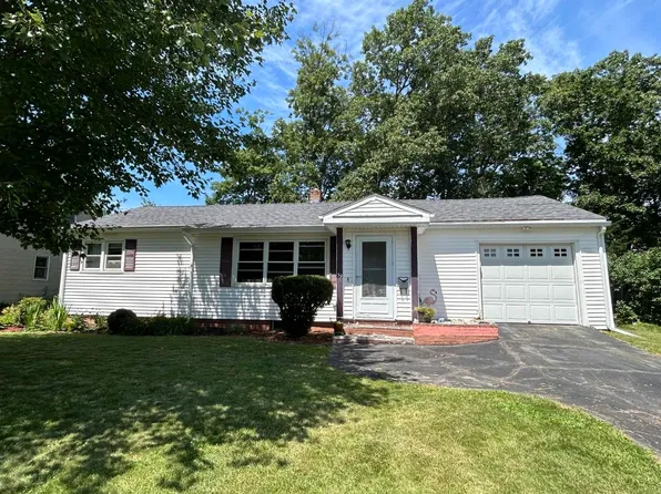 39 Hiawatha Avenue, Essex Junction, VT 05452