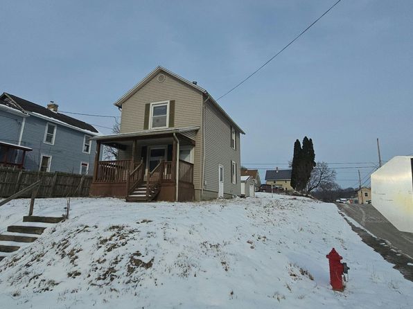 524 E Clark St, East Palestine, OH 44413