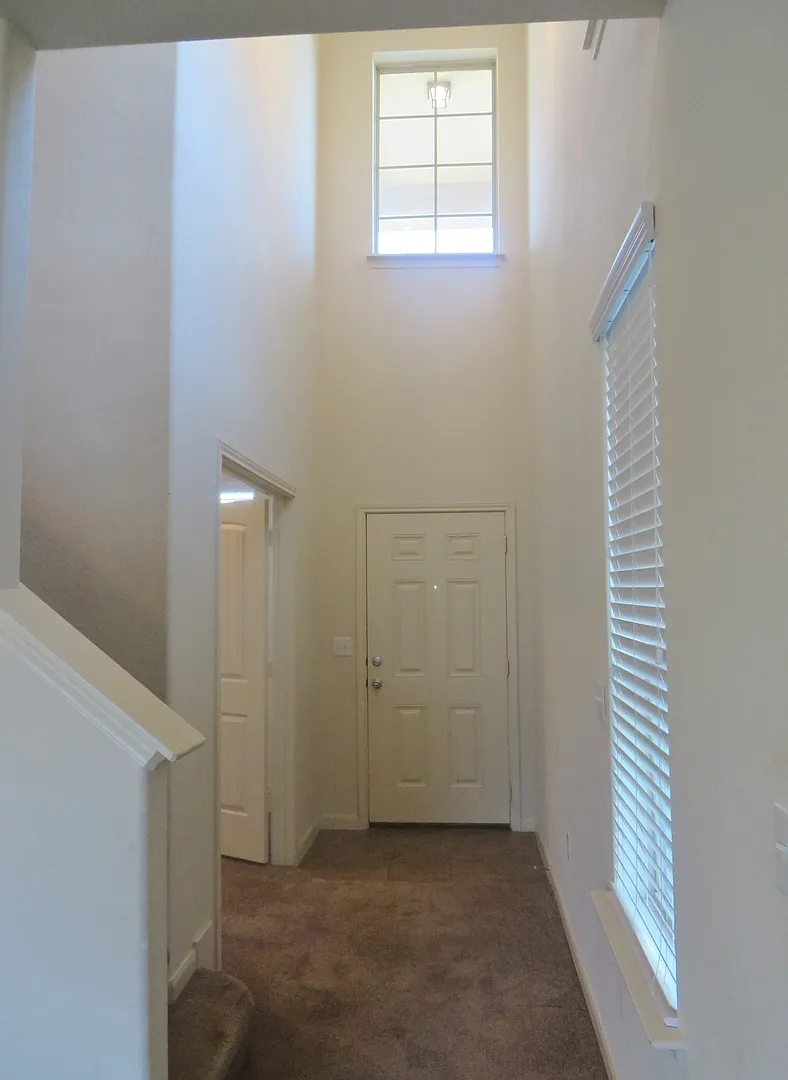 Building Photo - 304 Potters Peak Way