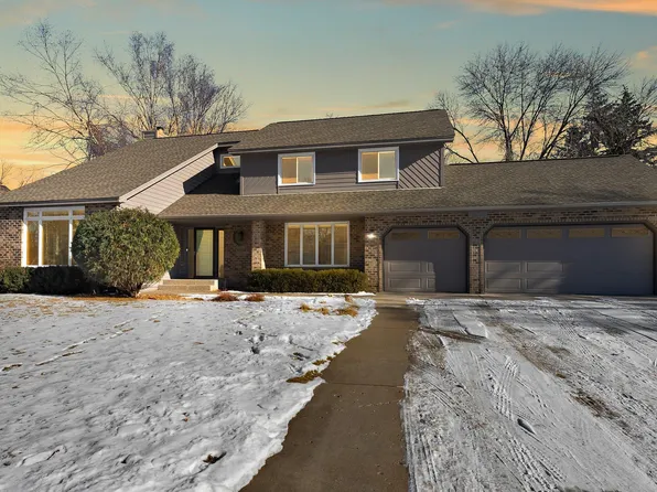 8899 Flesher Cir, Eden Prairie, MN 55347