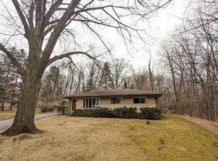 5860 S Vista Dr, New Berlin, WI 53146