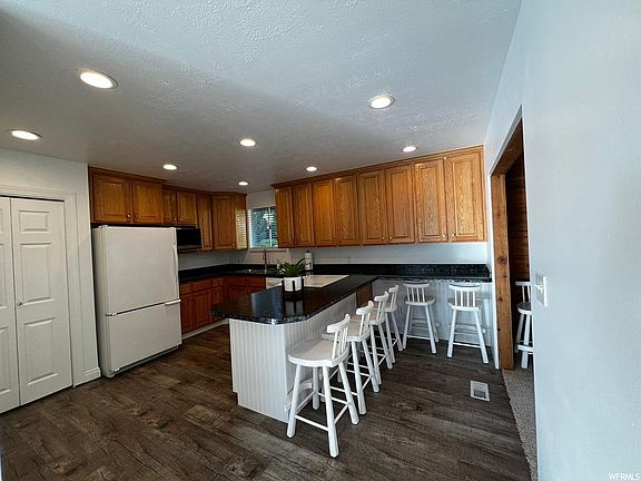4th image of 9219 S Terri Lynn Dr
