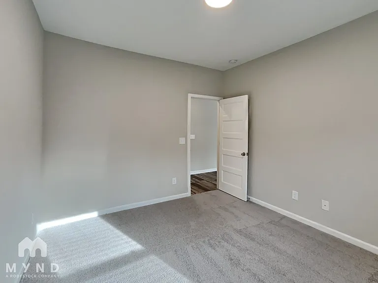 813 Trestle Creek Ct — Photo 12