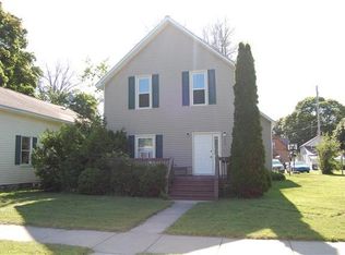 319 N Bailey St, Cheboygan, MI 49721