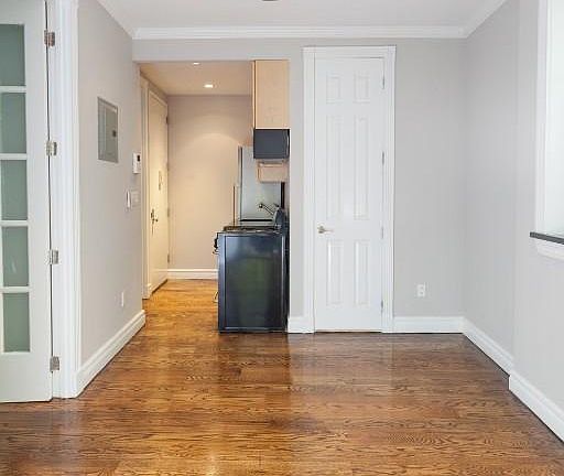 2nd image of 326 E 35th St APT 33