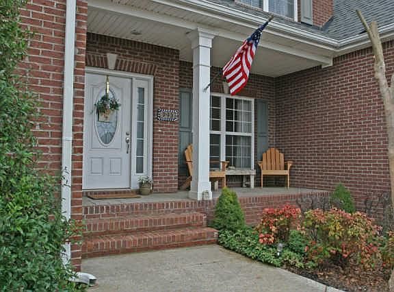4th image of 943 Terraceside Cir