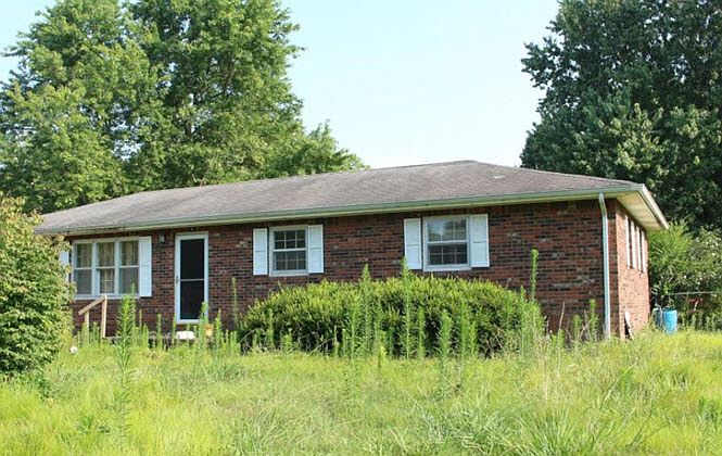 1st image of 390 Lakeview Dr