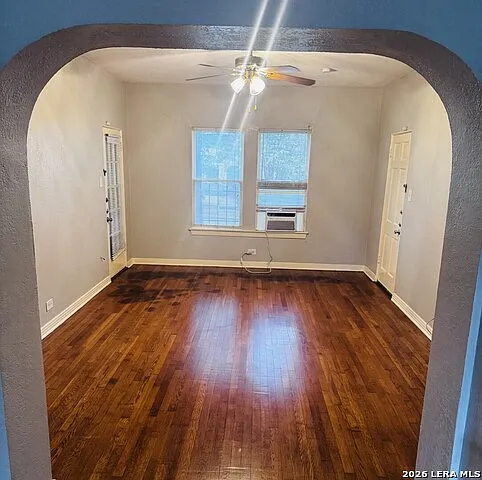 1 bed, 1.0 bath, 875 sqft, $950 — Photo 2