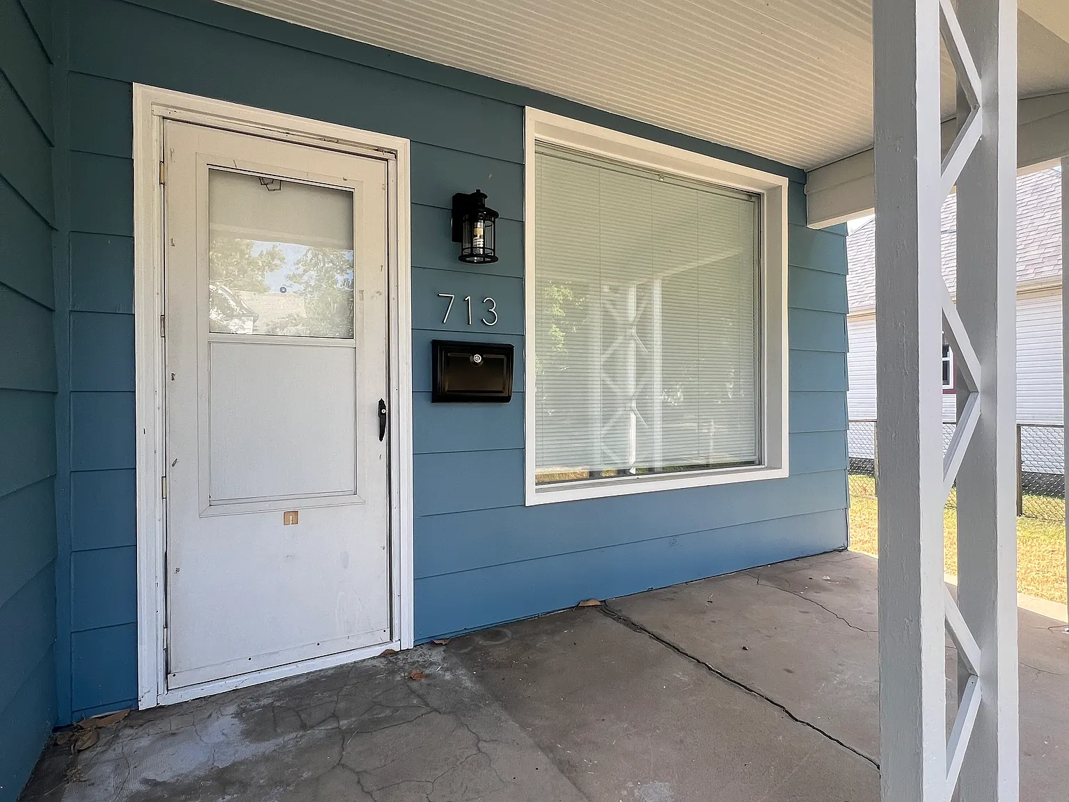 713 S Moffet Ave — Photo 1