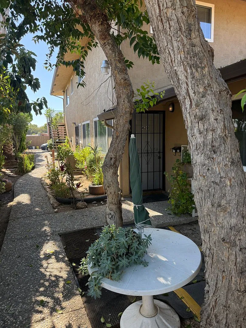 2BD/1BA Quadruplex Unit Near Liberty High - Available Now! — Photo 2