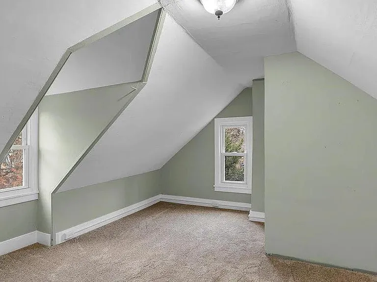137 S Main St — Photo 15
