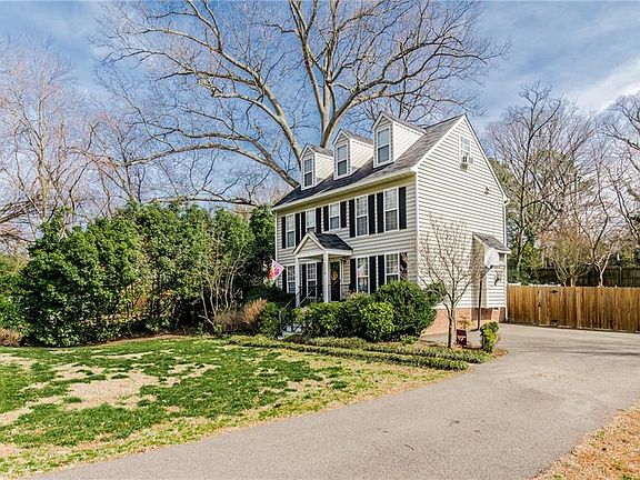 5th image of 1219 Emily Ln