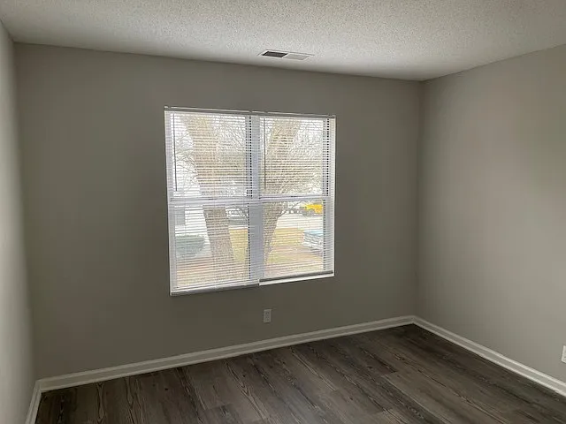 242 Hoskins Mill Ln — Photo 6