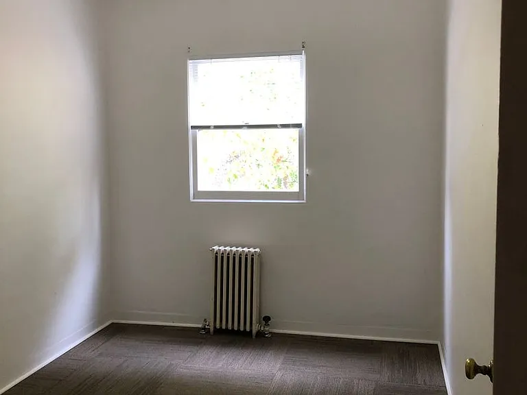1860 Potter Street — Photo 14