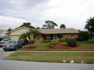 4527 Blue Pine Cir, Lake Worth, FL 33463