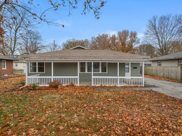 807 S Hamilton St, Monticello, IL 61856