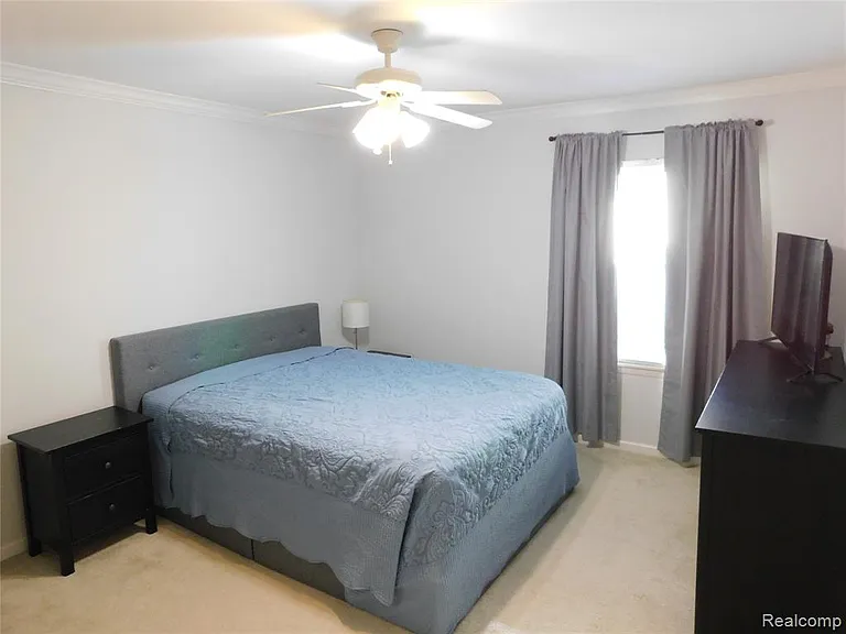 2759 Winter Dr — Photo 10