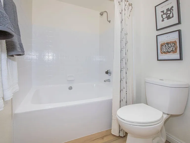 Legacy Pointe — Photo 34
