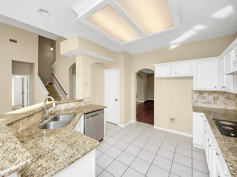 323 N Esplanade Ln — Photo 12