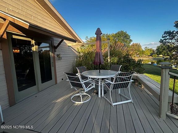 4th image of 229 Lakeview Dr
