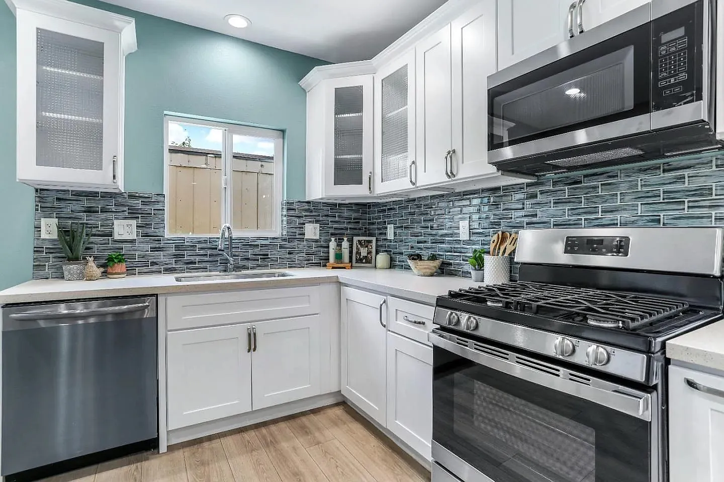 4 bed, 1343 sqft, $2,800 — Photo 2