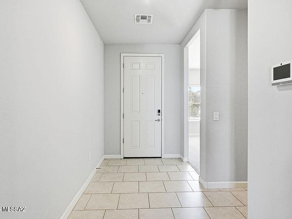3rd image of 552 W Weldon St