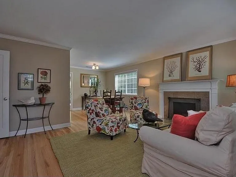 675 Middle Ave — Photo 7